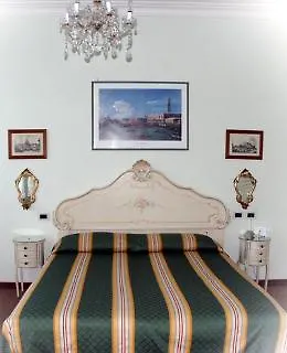 Ovidius 3* Venice