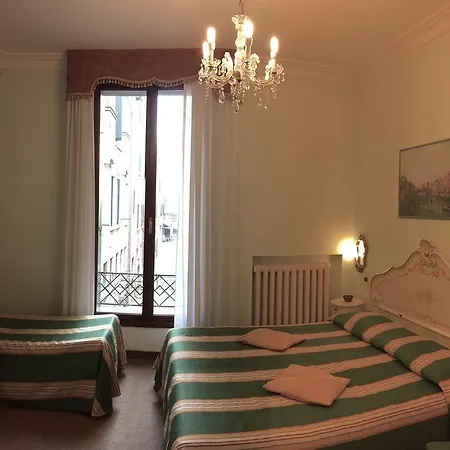 Ovidius Hotel