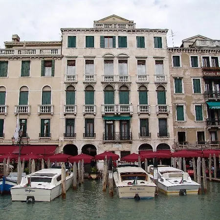 Ovidius Hotel